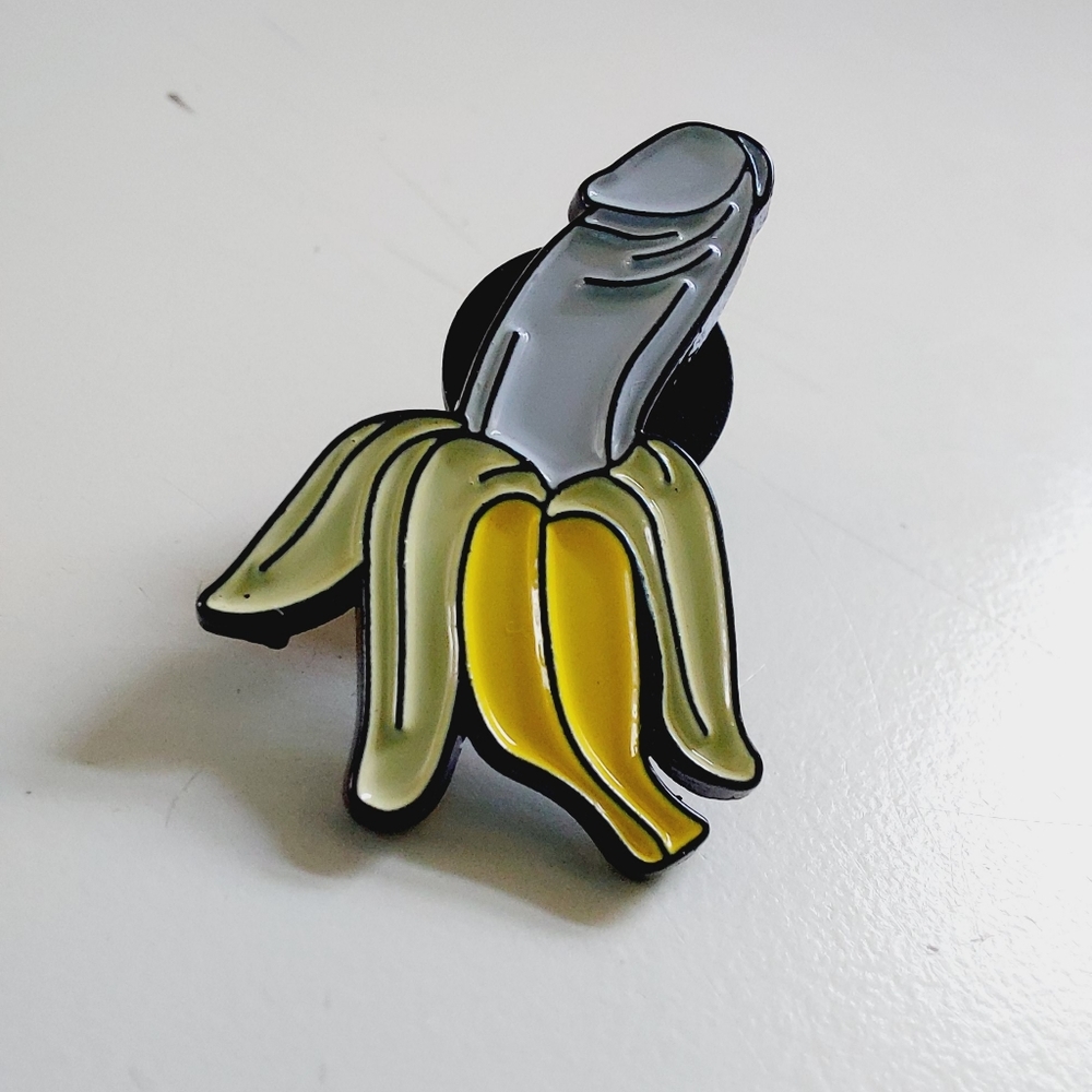 1" Cute Peni* Banana D*ck Head Lapel Hat Purse Pin. What a fun little statement! - Picture 4 of 8